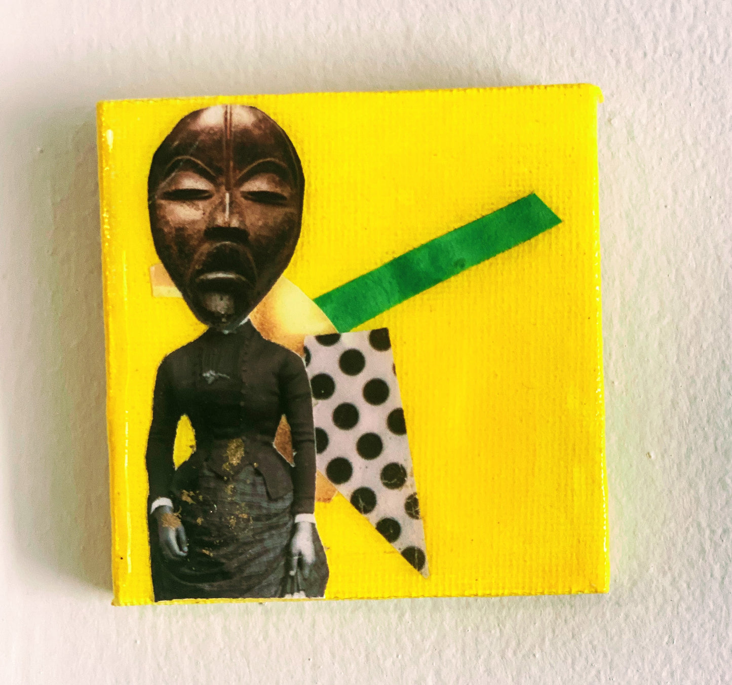 Nefertiti Mini